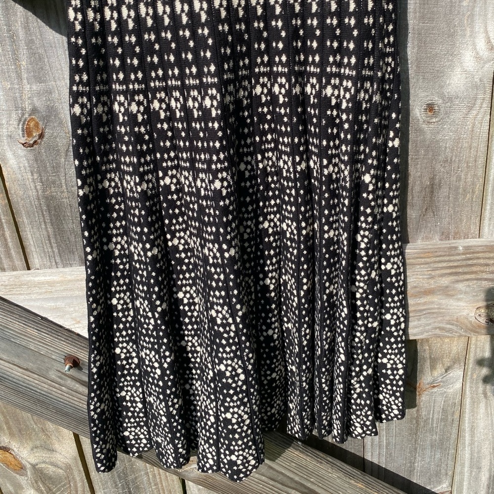 TAYLOR Black and Cream Patterned sweater Dress -Size S - Picture 3 of 6